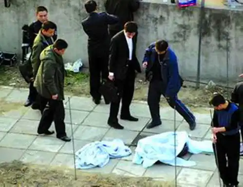 1998年,开封市区惊现无头男尸,死者背后隐藏着畸形虐恋