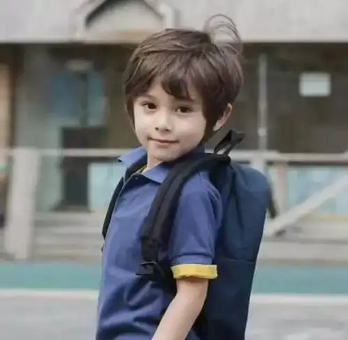 小男生头像男孩