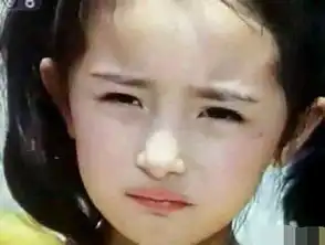 杨幂旧照嫩得能掐出水,白色纱裙似傲娇的小仙女