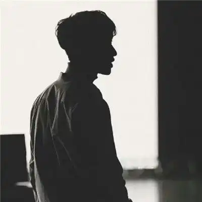 男生伤感侧颜头像喜欢有情调的男生呆呆的