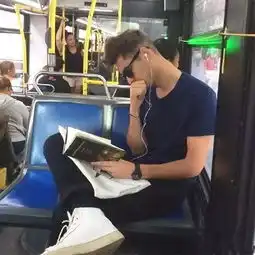 戴手表的男人是什么样的人