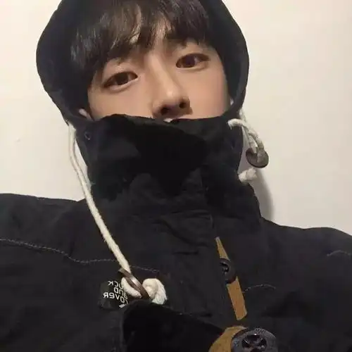 男生头像伤感的真人卫衣