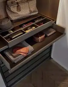 低调奢华有内涵,这才是男人该有的衣帽间