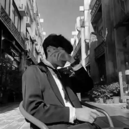 男生头像伤感孤独头像黑