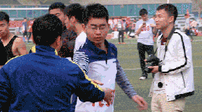 校运会特辑第一发行走的gif表情包简直是不能更赞