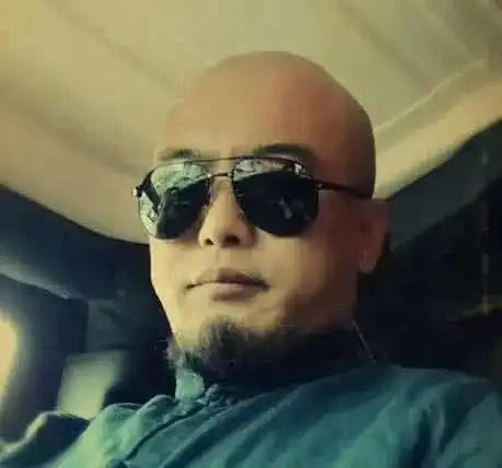 快手最火绿色头像男生散