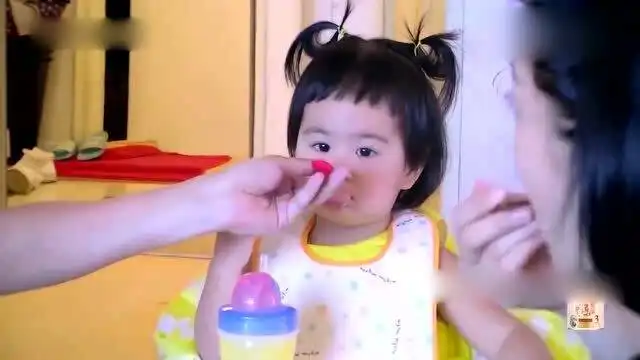 饺子看电视哭成泪人,包贝尔表情太搞笑,网友神同步