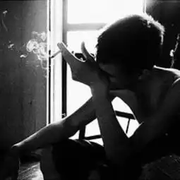 压抑绝望的男生头像黑白