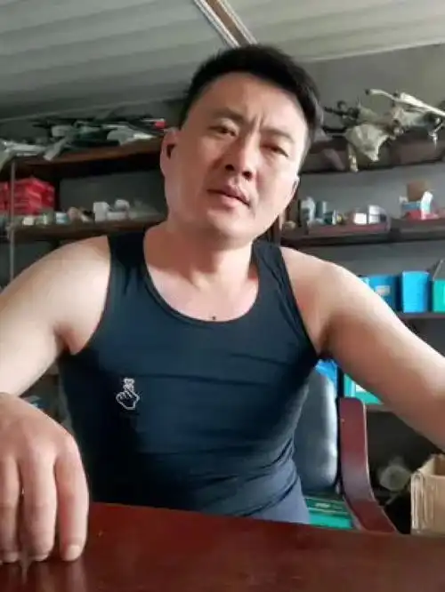 我是一只来之北方的狼,浪迹江湖,记录真实生活男人不用太帅像爷们就行