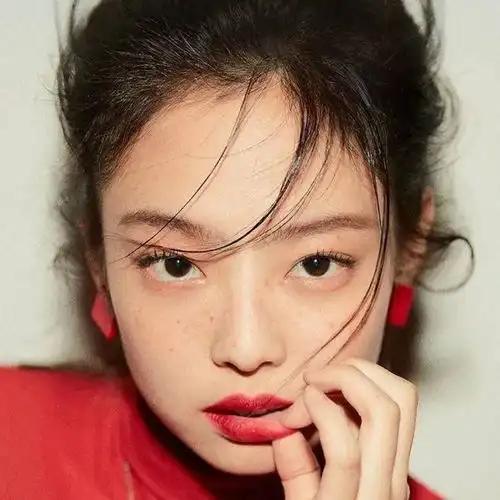 jennie头像你寥寥几眼都能抵山河万色