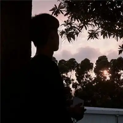 男生头像伤感孤独头像黑
