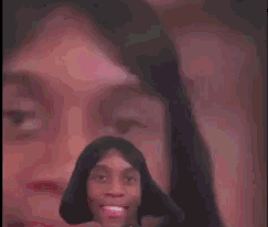 卫生间里的偷窥大眼睛