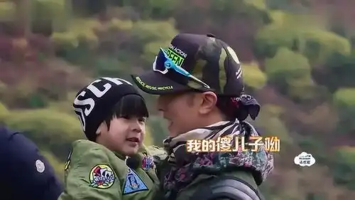 max太萌了,挤牛奶在他看来就是尿尿,无害的表情让吴尊哭笑不得
