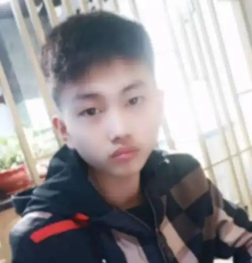 男生照片帅气真人17岁图