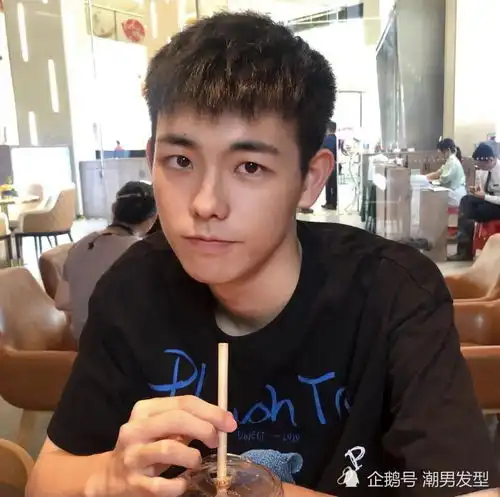 2021年最火的3款男生发型参考,剪完潮流又帅气,很值得一试