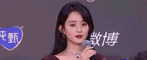 微博之夜鹿晗关晓彤零互动,黄晓明杨颖秀恩爱,赵丽颖让人心疼