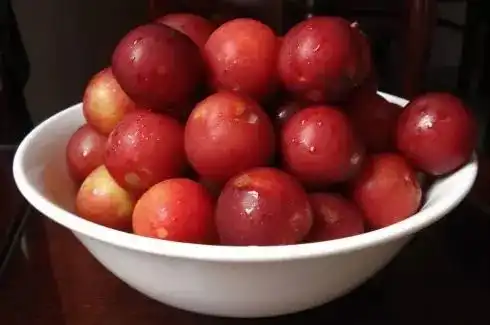 夏天应季水果多,乱吃水果很严重千万不要吃错水果