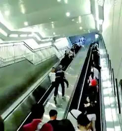 很酷很酷的男生头像扶梯