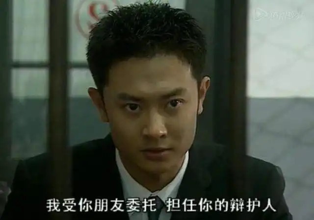 印小天拿奖杯秀魔性舞蹈,苦等21年终获奖,台下的表情太精彩了