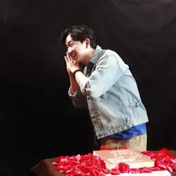 组图瘦身后的潘粤明了解一下牛仔外套温柔笑容瘦出少年感