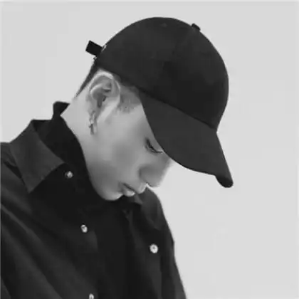 男生头像伤感的真人黑白