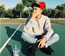 快手最火绿色头像男生球
