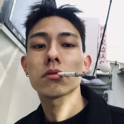 软锦抽烟男生欧美风头像