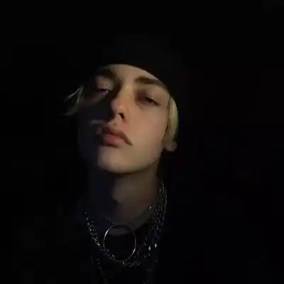 ins男生头像最新潮流偏