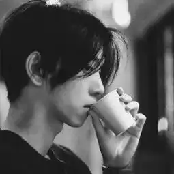 很酷很酷的男生头像对方
