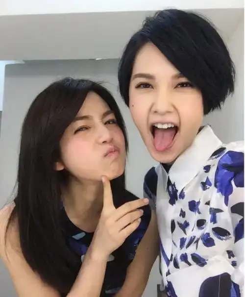 不良笑花铁三角再聚首杨丞琳郑元畅提前为陈妍希庆生超温馨