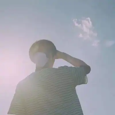 男生头像侧脸帅气高清白