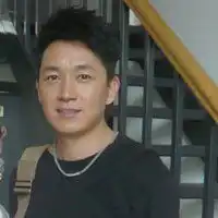 男生头像成熟稳重大气财