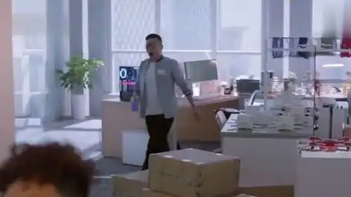 南方有乔木南乔在男厕所睡着,男同事算是憋坏了,这表情让人哭笑不得