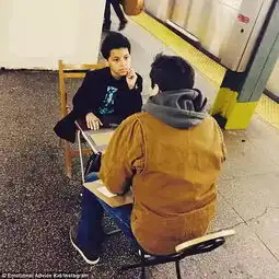 11岁的他成了纽约史上最小的感情咨询师