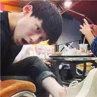 真实的爱情里没有幸福男生头像