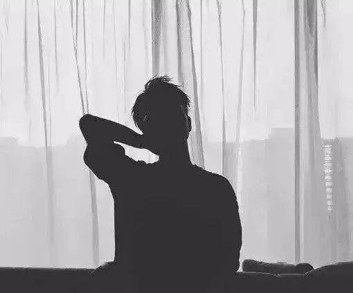 压抑绝望的男生头像怨妇