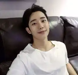 我是经常请吃饭的漂亮姐姐,就缺个小奶狗男友了