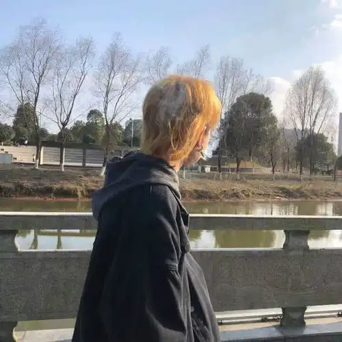 男生头像那些没有好好说过再见的人