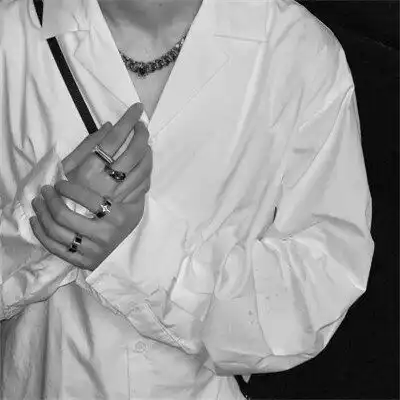 高级男生身体部位头像黑白质感,男头部位头像高清半身