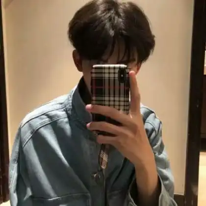 手机控男生头像,分享给喜欢自拍玩自的帅哥们了