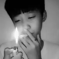 抽烟的男生头像霸气