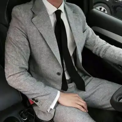 西装男头像成熟稳重