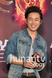 潘粤明羡慕王菲李亚鹏和气分手否认在与伊能静交往