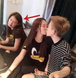 这姑娘的大腿,看起来好粗壮啊