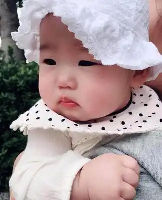 伊能静夫妇给女儿过生日,小米粒的颜值越来越高,基因太强大