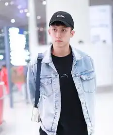 黄景瑜简直神了,烂大街的穿搭也能穿出少年感清爽又减龄