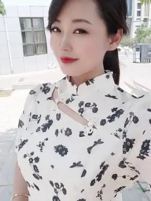 男人,什么都不怕,就怕自己喜欢的女人女人,什么都怕,就是不怕喜欢自己的男人招牌笑容情感