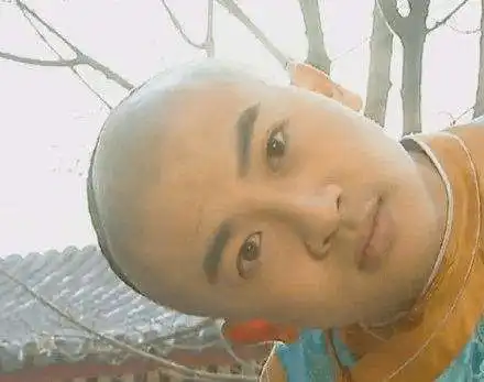人亲嘴儿的时候,为啥要歪头