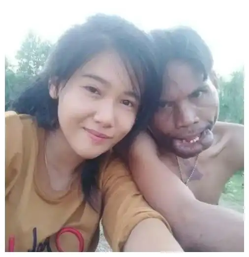 男子长相丑,娶美女为妻,网友看到他们如此恩爱,有些不淡定