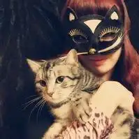 求这个女生抱猫头像的情侣男生头像